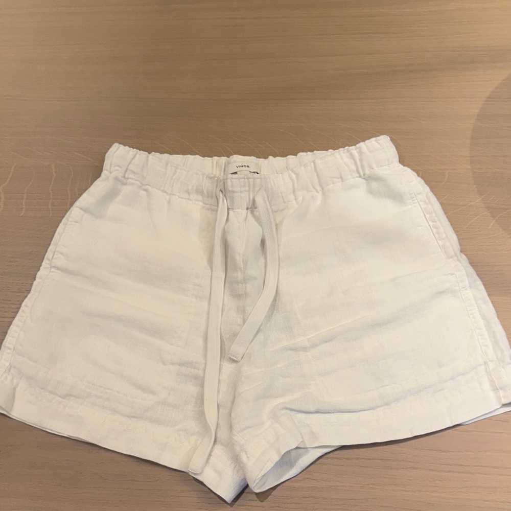 Lightweight Vince White Shorts